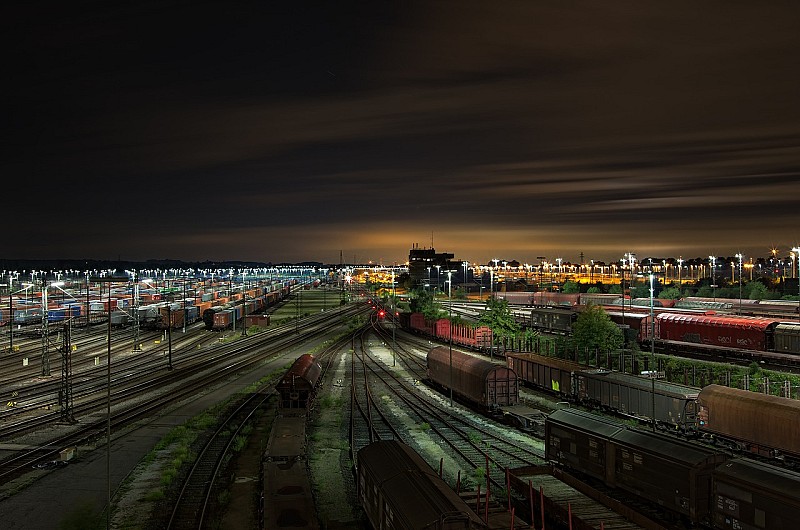 railway-station-gb6934c328_1280