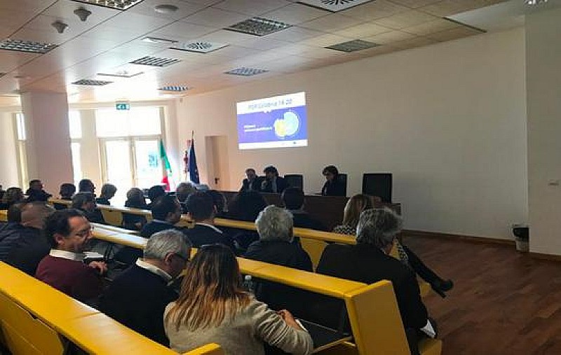 1_a_b_calabria-social-housing-incontro