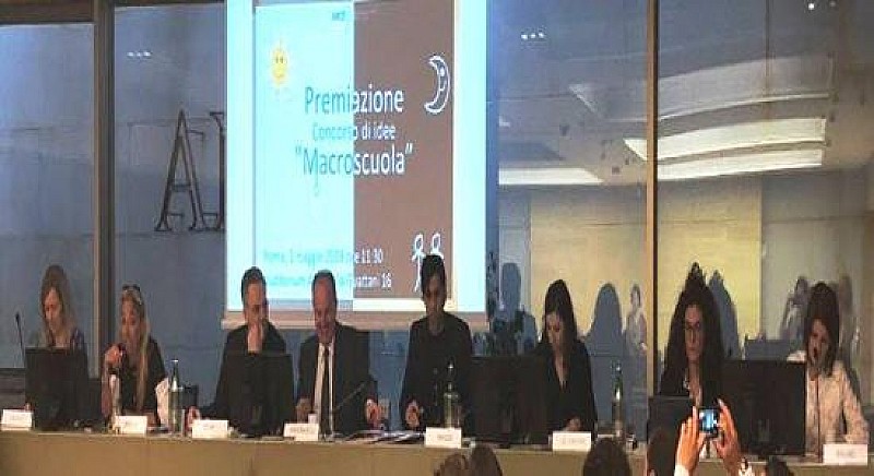 1_a_b_a-premiazione-concorso-macroscuola