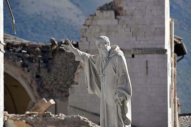 earthquake-norcia-1790885_640