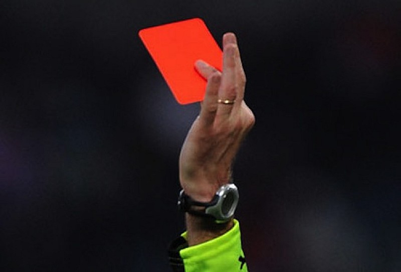 cartellino-rosso-arbitro1